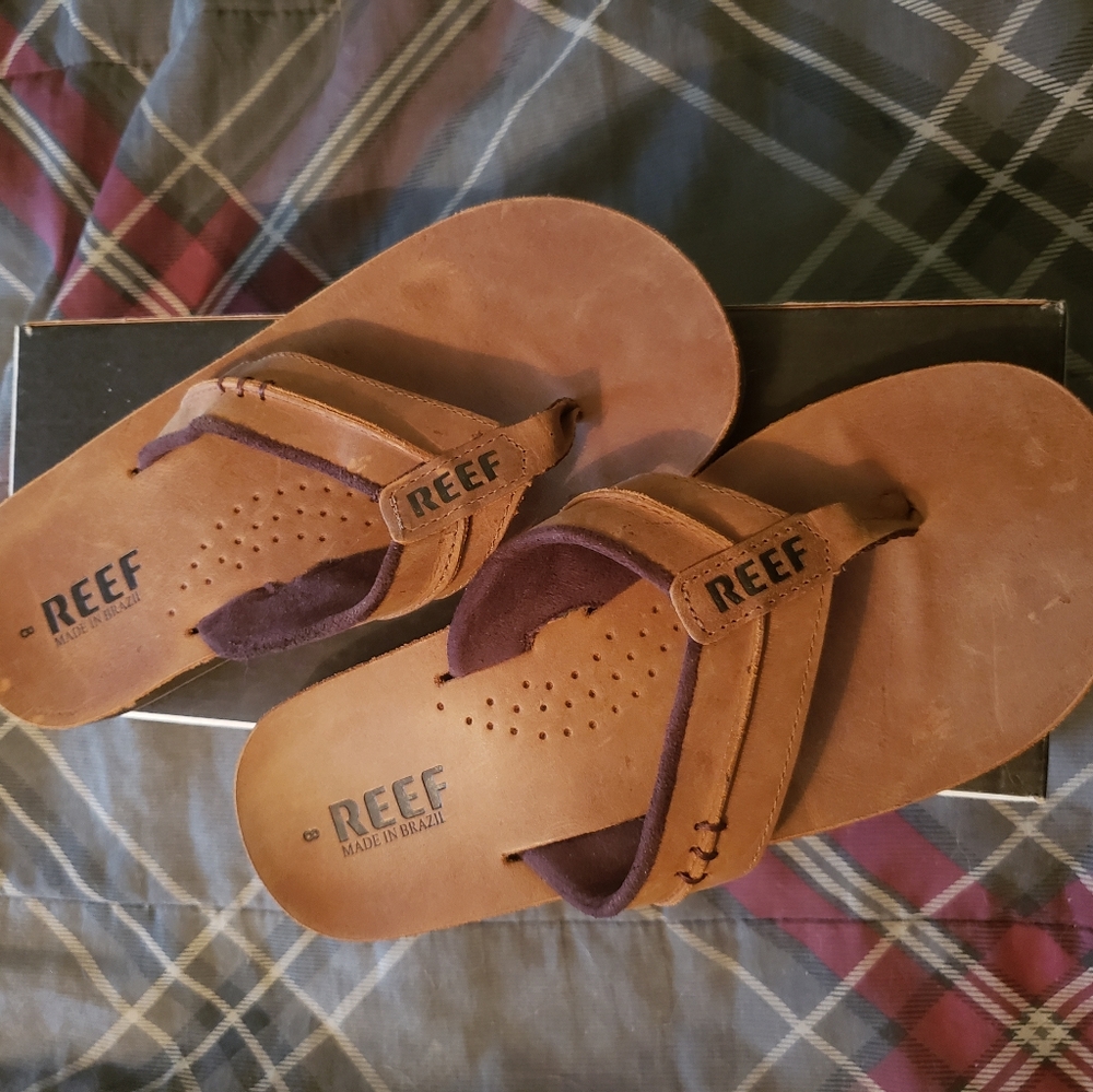 Reef Men's Brown Leather Flip-Flops with Purple Lining